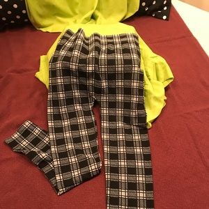 Black plaid leggings